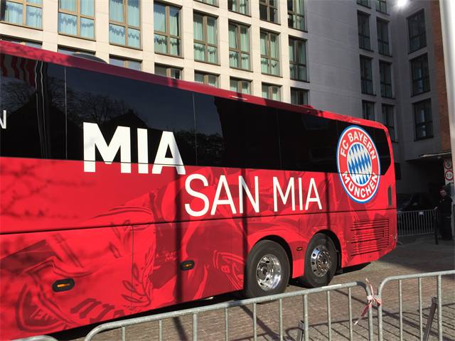 Sieg im DFB-Pokal Halbfinale – Foto 1