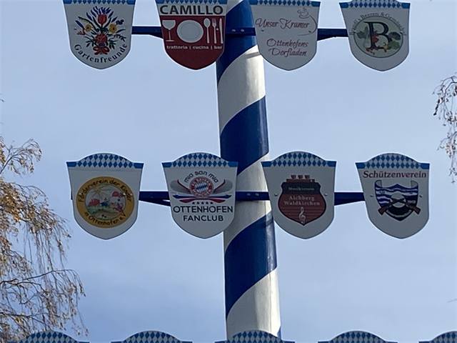 Maibaumaufstellung in Ottenhofen – Foto 3